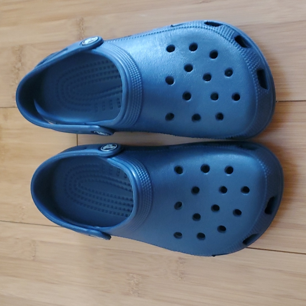 Crocs original clogs sz 5